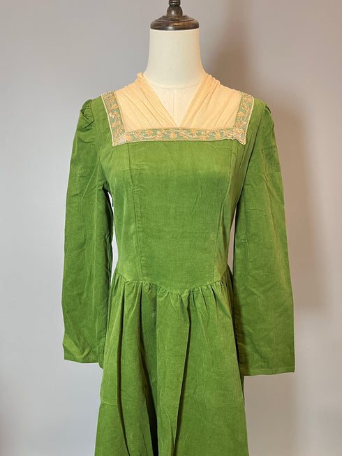 Green Regency Era Dress with Lace - Long Sleeves Dress - Green Maxi Dress - Regency Dress Plus Size